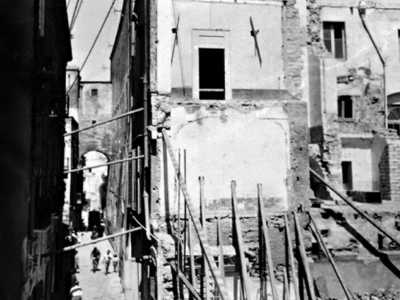 Questa parte della struttura, chiamata in passato Palazzo dell�Episcopio, fu vittima a met� degli anni 50 di un drastico abbattimento che fu per� fermato nell�agosto nel 1954 quando durante i lavori vennero rinvenuti resti di costruzioni medievali oltre a un�antica chiesa